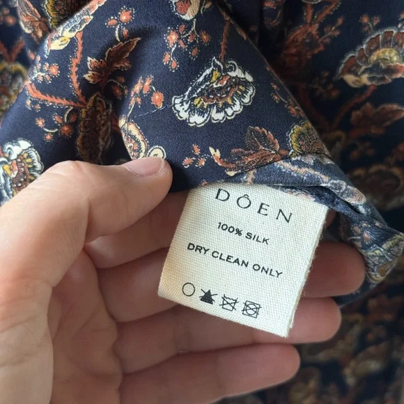 Doen, Judith Tie-neck Top, Navy Floral, Small - Picture 4 of 8